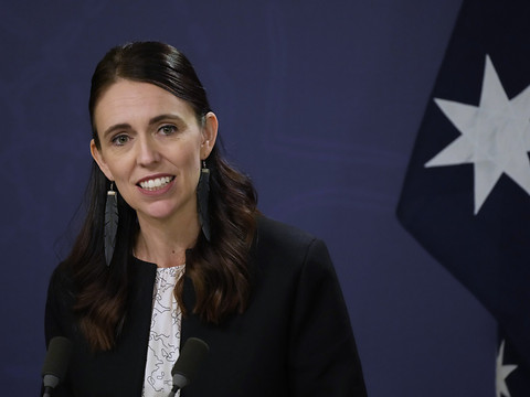 Ardern met aux enchères un compte-rendu parlementaire injurieux