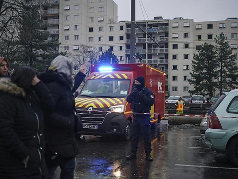 Dix morts, dont cinq enfants, dans un incendie 