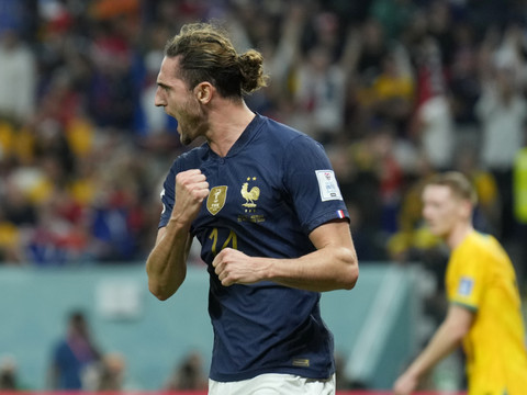 La France avec son équipe type, l'Argentine avec Di Maria