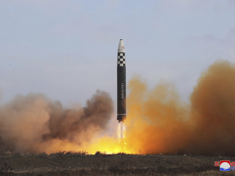 Pyongyang dit avoir mené un test pour un satellite-espion