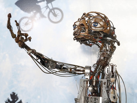 La figurine originale d'E.T. cédée 2,6 millions aux enchères