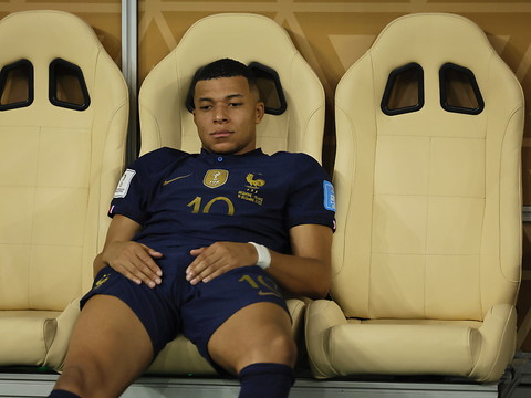 La Super League poursuit sa pause, les autres ligues non