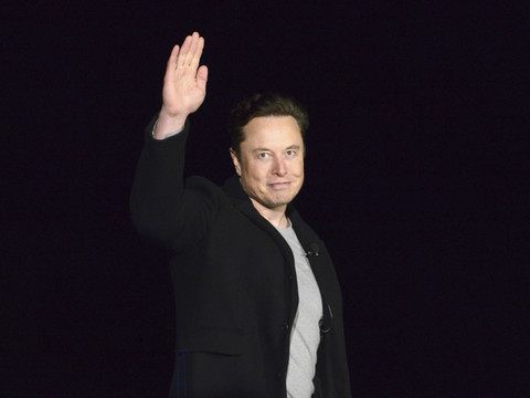 Les abonnés de Twitter votent pour qu'Elon Musk quitte la direction