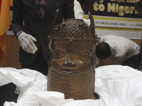 L'Allemagne restitue au Nigeria 22 bronzes volés