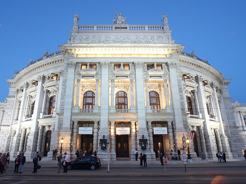 Un Zurichois à la tête du Burgtheater de Vienne