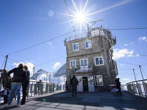 Des vents violents balayent la Suisse