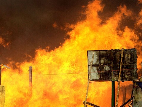 Dix morts et 30 blessés dans l'incendie d'un hôtel casino à Poipet