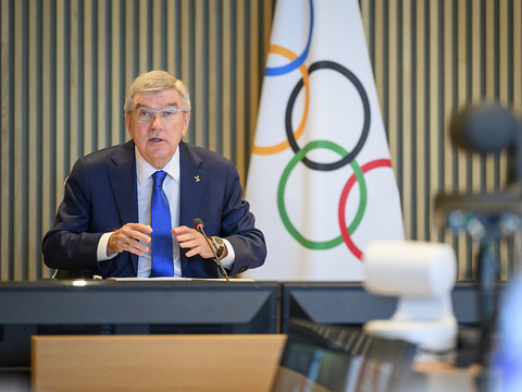 Le chef du CIO veut un maintien des sanctions sportives en 2023
