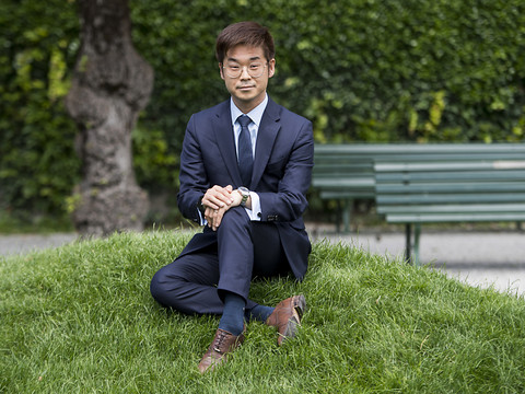 L'ancien député français Son-Forget dit rejoindre l'UDC qui dément