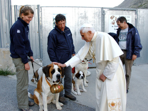 Le pape émérite Benoît XVI et ses liens avec la Suisse