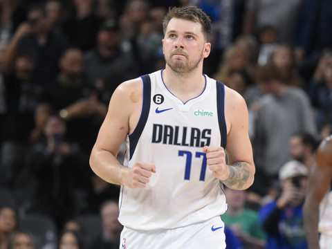 Doncic à nouveau monstrueux
