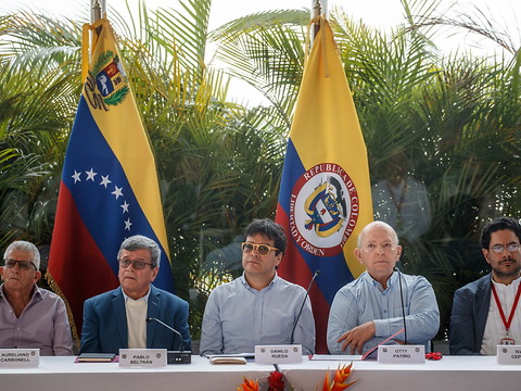 Colombie: accord de cessez-le-feu avec les cinq principaux groupes armés