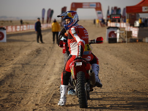 Abandon du vainqueur 2022 motos Sam Sunderland