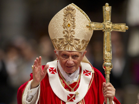Hommage du pape au 