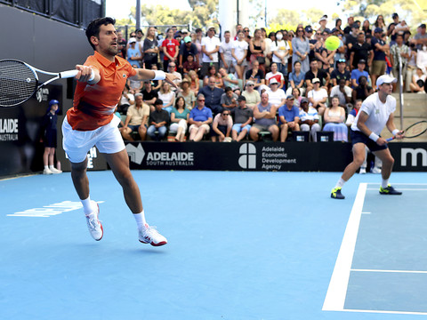 Accueil enthousiaste pour la première de Djokovic en Australie