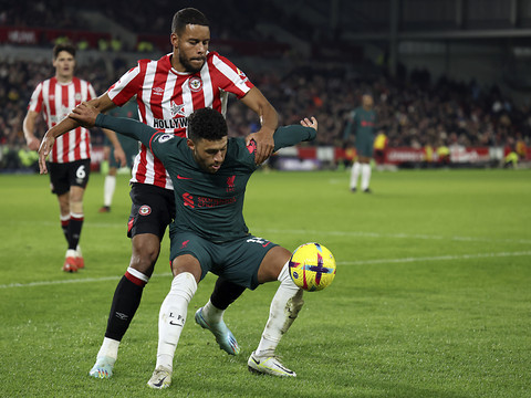 Liverpool chute à Brentford et stagne au classement