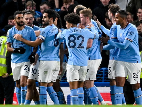 City revient à 5 points du leader Arsenal