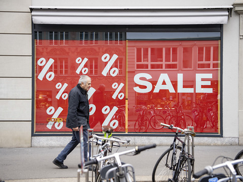Le commerce de détail porté par l'inflation en novembre