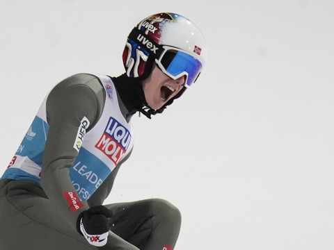 Granerud gagne la Tournée des quatre tremplins