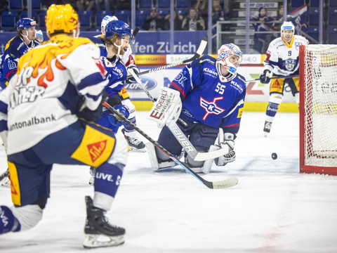 Kloten donne un coup d'arrêt à Zoug