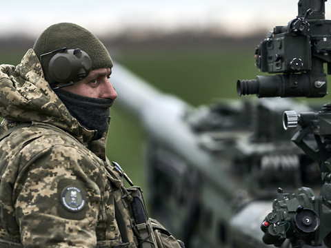 L'UE et l'Otan promettent de renforcer leur soutien à la défense de l'Ukraine