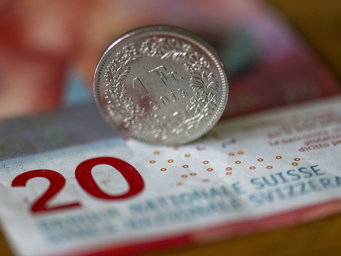 Le franc a renoué avec la parité face à l'euro