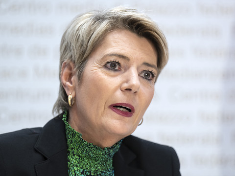 Economies budgétaires à prévoir pour des années, dit Keller-Sutter