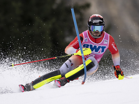 Slalom de Wengen: Loïc Meillard vire en tête