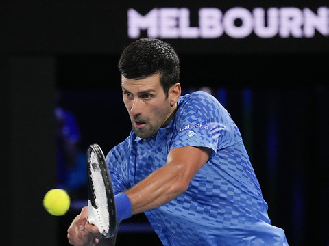 Djokovic lâche sept jeux au 1er tour