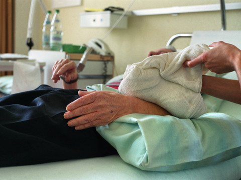 Meilleure coordination requise dans le système de santé suisse