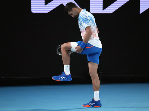 Djokovic lâche un set au 2e tour face à Couacaud