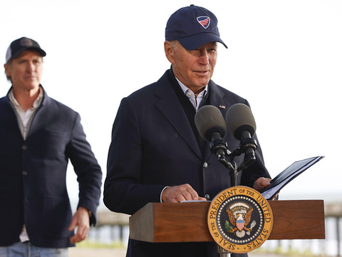 Biden minimise l'affaire des documents confidentiels