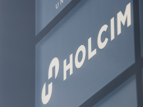 Holcim: Bruxelles finance deux projets de décarbonation