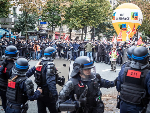 Manifestation à Paris: un homme émasculé après un coup de matraque