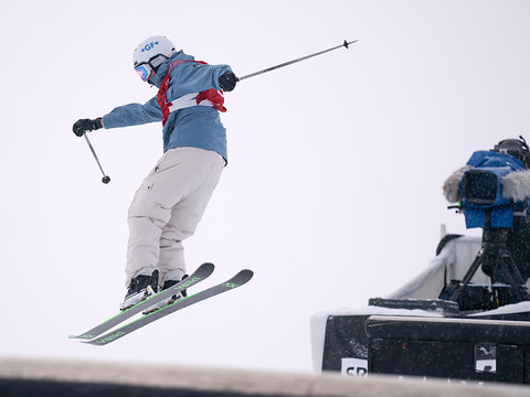 Victoire à domicile pour Andri Ragettli en slopestyle