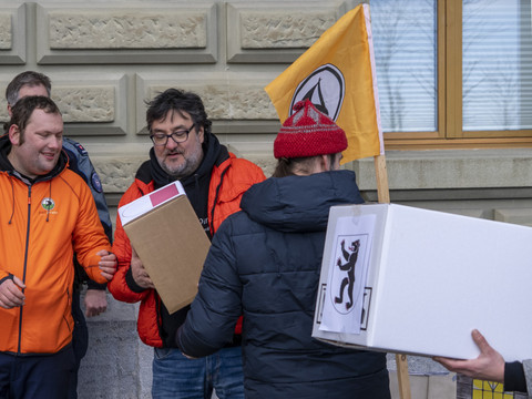 Echec du référendum contre la loi sur la protection des mineurs