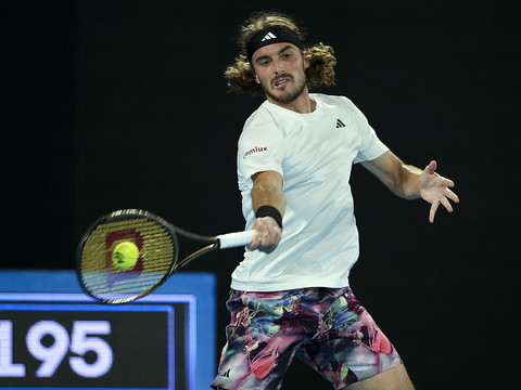Tsitsipas rejoint Khachanov en demies