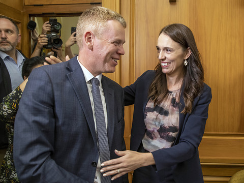 La première ministre néo-zélandaise officiellement remplacée