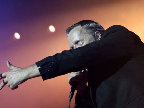 Renaud retrouve la scène et ses chansons de la première heure