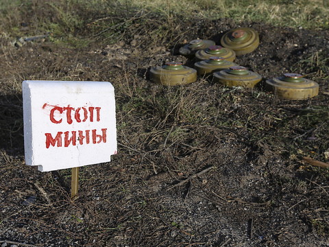 Feu vert à l'envoi sous condition de matériel de déminage