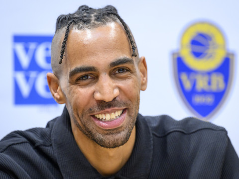 Thabo Sefolosha terminera la saison avec Vevey Riviera
