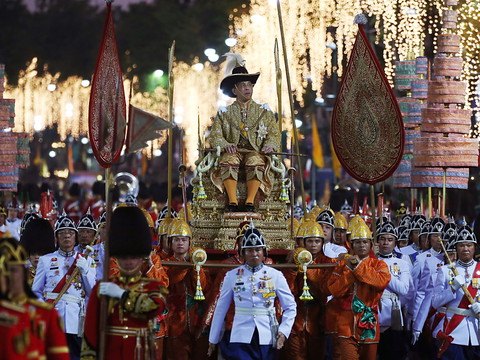28 ans de prison pour lèse-majesté en Thaïlande