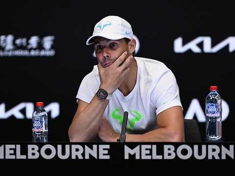 Nadal confirme une absence de six à huit semaines