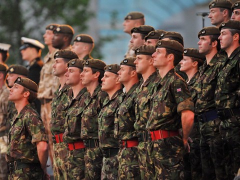 Un membre de l'armée britannique accusé d'activités terroristes