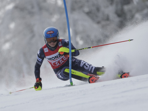 1re manche: Shiffrin en démonstration, Gisin 11e