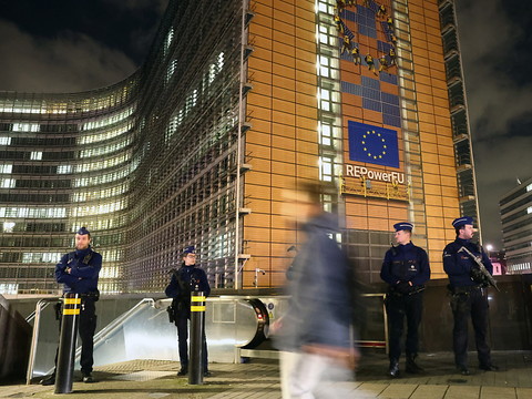 Attaque au couteau à Bruxelles: 3 blessés, dont l'un grièvement