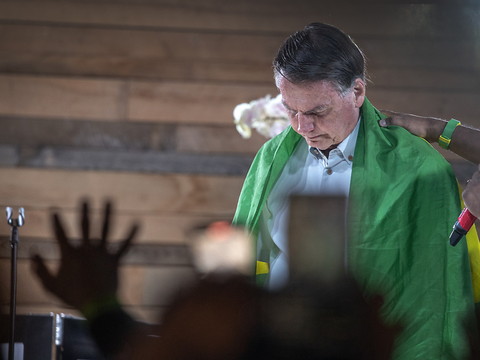 L'ex-président Bolsonaro promet de rester actif en politique