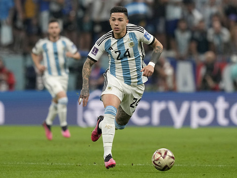 Chelsea s'offre Enzo Fernandez pour 121 millions d'euros