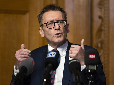 Le Parlement devrait être consulté avant toute décision sur l'UE