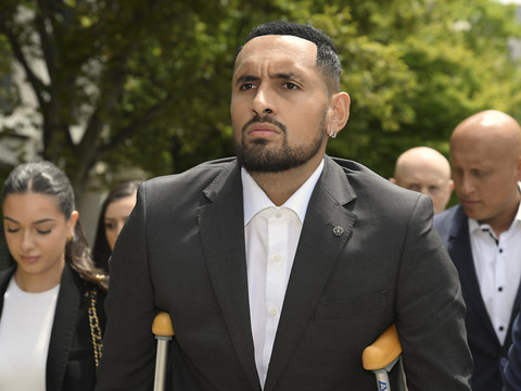 Kyrgios plaide coupable mais échappe à une condamnation